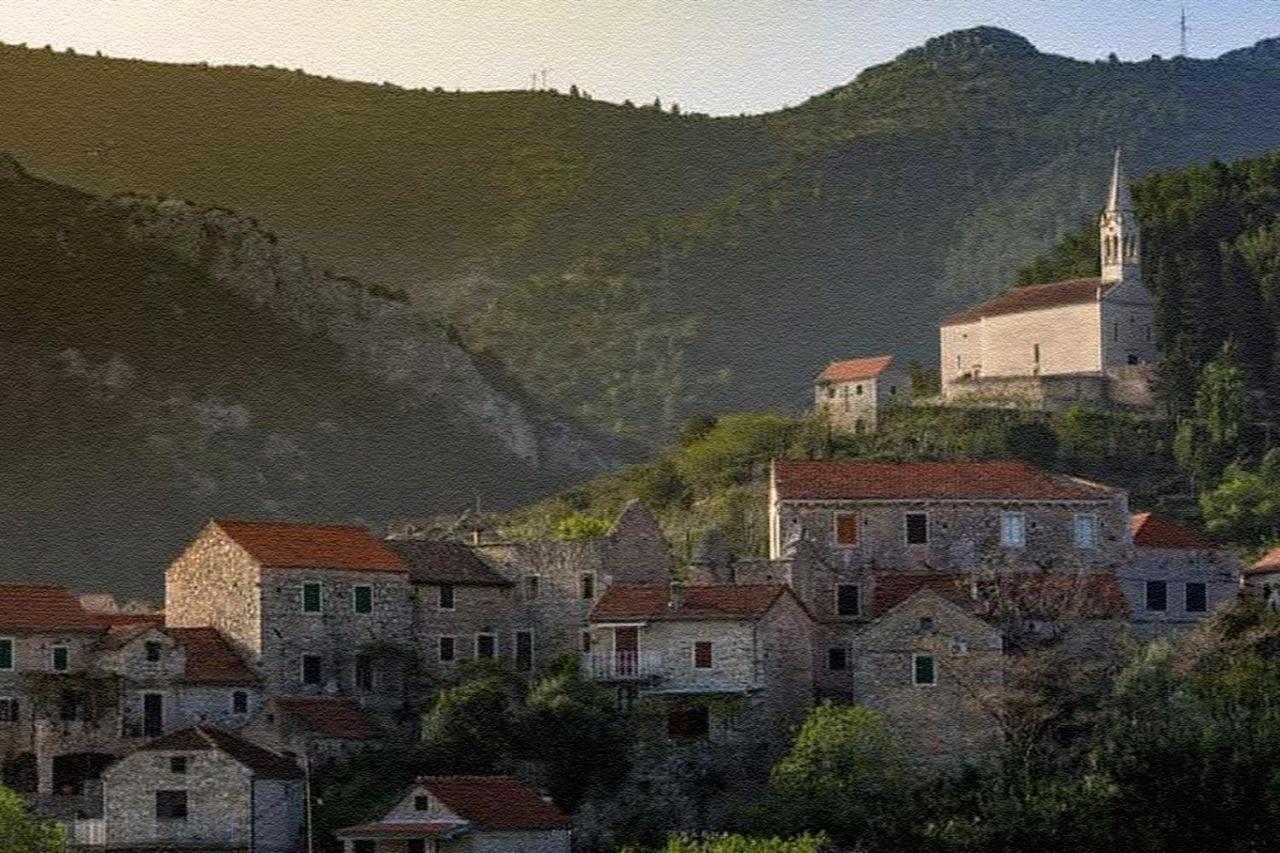 Heritage Apartments Kyra & Fox In Pitve, Hvar Eksteriør bilde